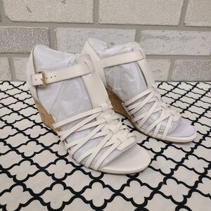 Isaac Mizrahi Live! White Strappy Wedge Leather Sandal Size 8.5